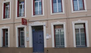 thumbnail: Front of property