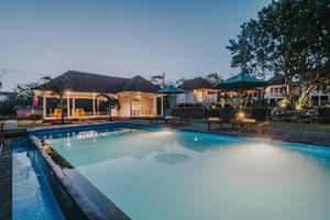 thumbnail: Outdoor pool
