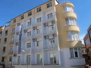 thumbnail: Front of property