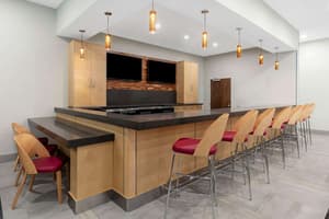 thumbnail: Bar (on property)
