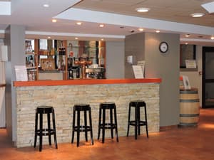 thumbnail: Bar (on property)