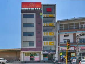 thumbnail: Front of property