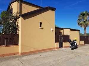 thumbnail: Front of property