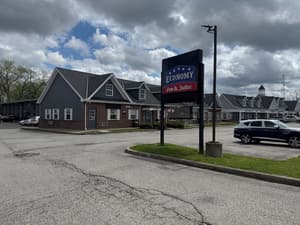 thumbnail: Front of property