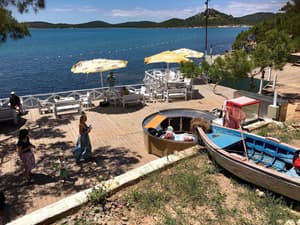 thumbnail: Bar (on property)
