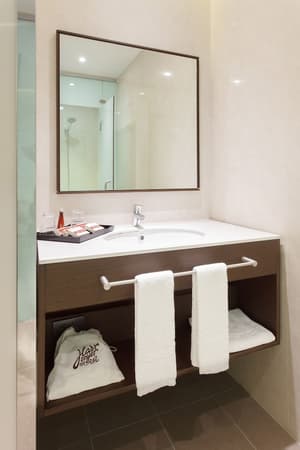 thumbnail: Bathroom sink