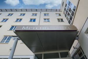 thumbnail: Front of property