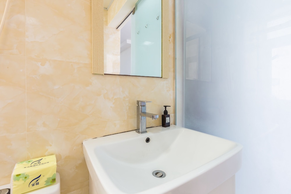 Bathroom sink