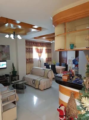 thumbnail: Lobby sitting area