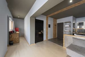 thumbnail: Interior detail