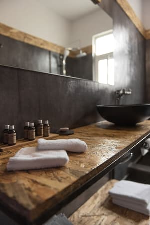 thumbnail: Bathroom amenities