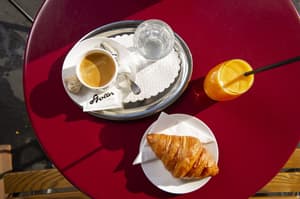 thumbnail: Breakfast area