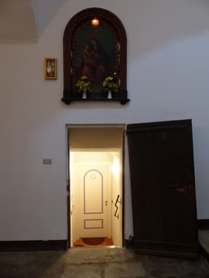thumbnail: Interior detail