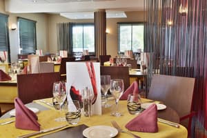 thumbnail: Restaurant