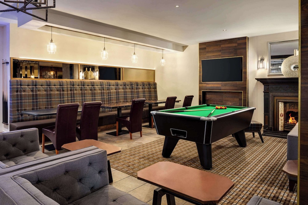 Lobby lounge