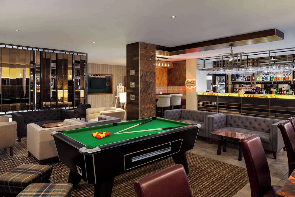 Lobby lounge