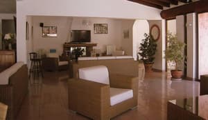 thumbnail: Lobby lounge