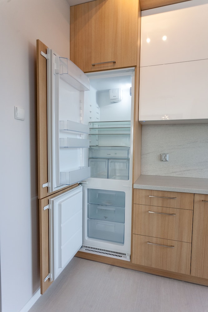 Mini-refrigerator