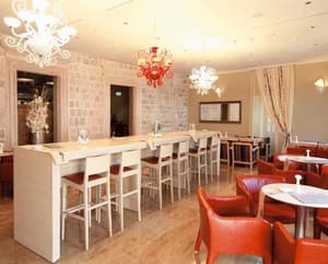 thumbnail: Restaurant