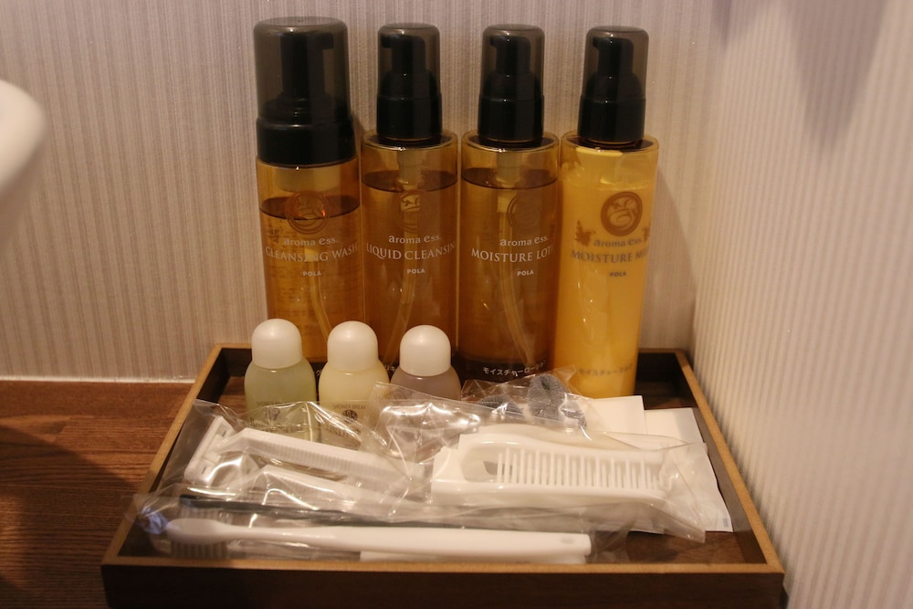 Bathroom amenities