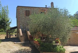 thumbnail: Front of property