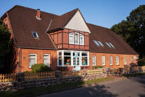 thumbnail: Front of property