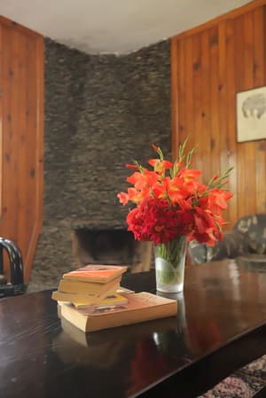 thumbnail: Interior entrance