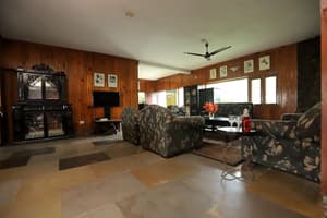 thumbnail: Lobby sitting area