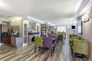thumbnail: Breakfast area