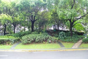 thumbnail: Courtyard