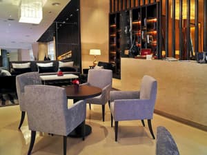 thumbnail: Bar (on property)
