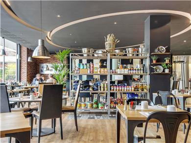 Dining,Dining Area,Restaurant,On-Site