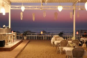 thumbnail: Poolside bar