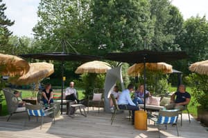 thumbnail: Outdoor dining