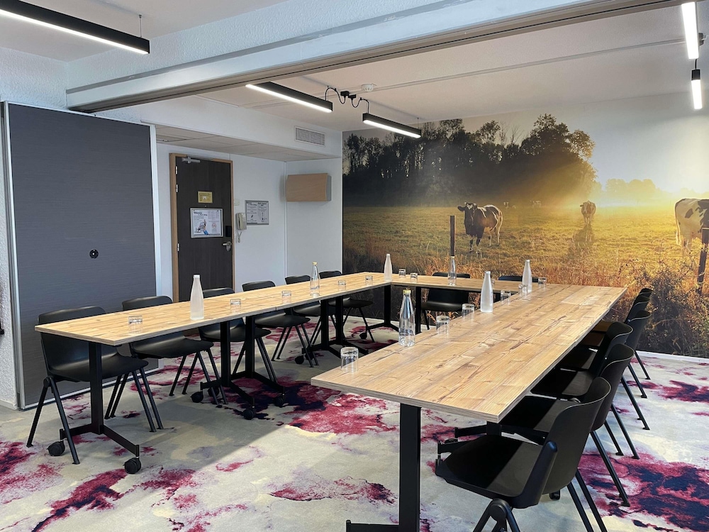 Meeting facility