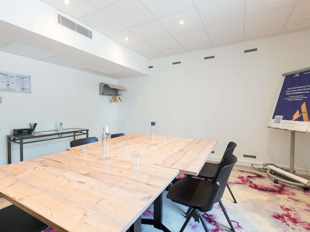 Meeting facility
