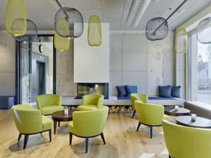 thumbnail: Bar (on property)