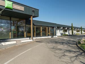 thumbnail: Exterior