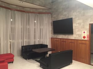 thumbnail: Lobby sitting area