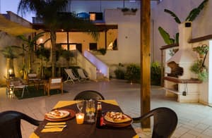 thumbnail: Outdoor dining