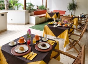 thumbnail: Outdoor dining
