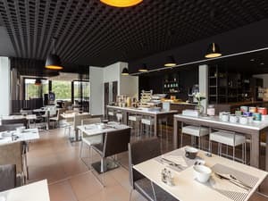 thumbnail: Restaurant