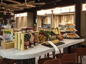 thumbnail: Restaurant