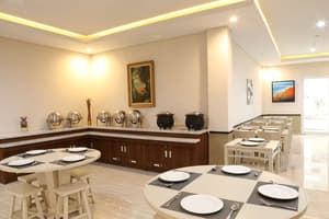 thumbnail: Breakfast area