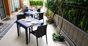 thumbnail: Outdoor dining