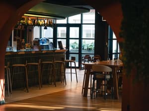 thumbnail: Bar (on property)