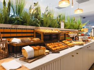 thumbnail: Breakfast area