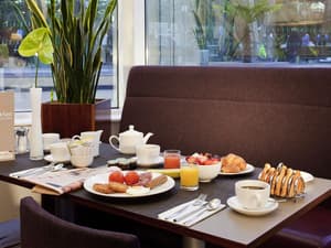 thumbnail: Breakfast area