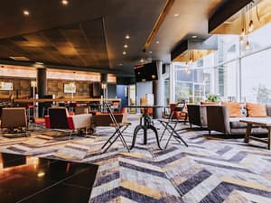 thumbnail: Bar (on property)