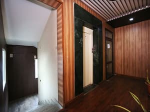 thumbnail: Hallway